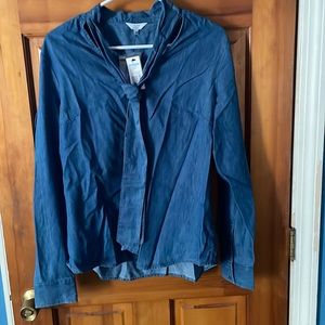NWT women’s crown and ivy fashion denim blouse